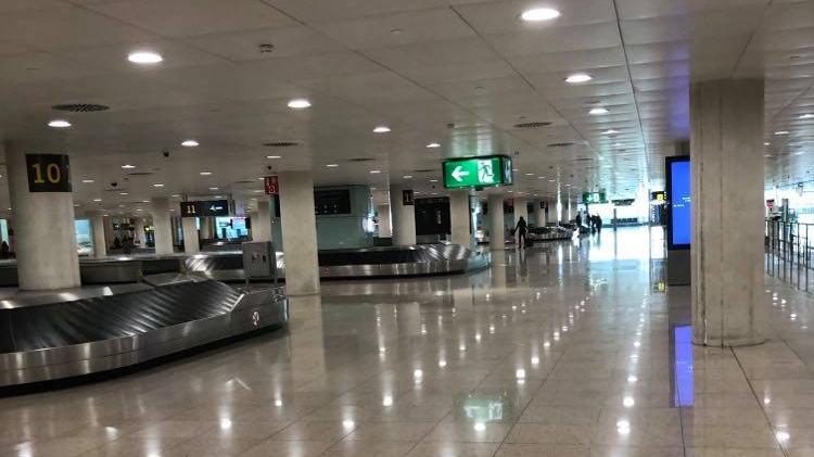Cum arată un aeroport din Spania în timpul pandemiei. Imagini exclusive  652893