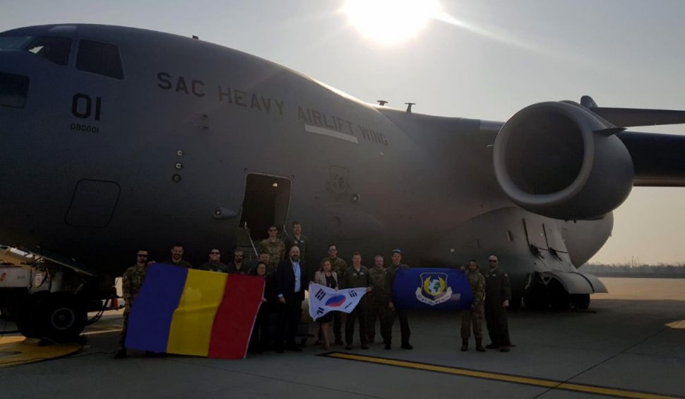 45 de tone de echipament medical au ajuns pe Aeroportul Otopeni cu o aeronavă NATO