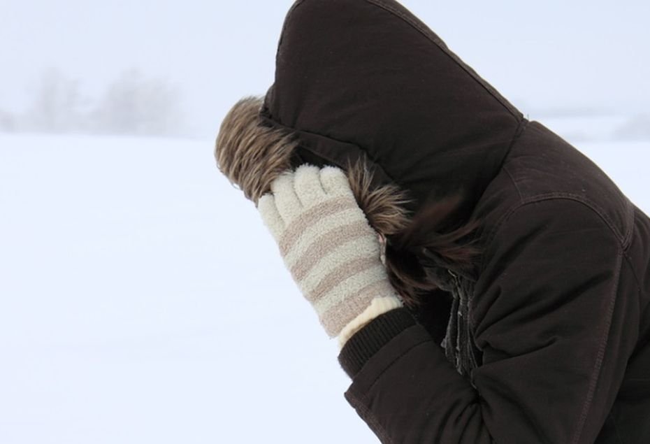 O femeie din Gorj a fost găsită moartă, îngropată în zăpadă. Descoperirea a fost făcută de un localnic