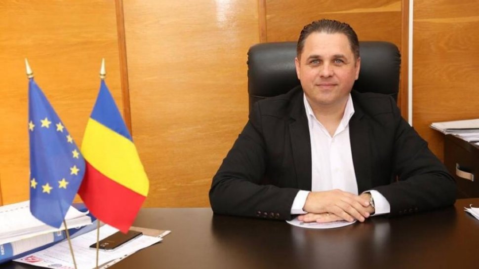 Un primar din Prahova anulează zilele orașului și investește în echipamente de protecție pentru medici