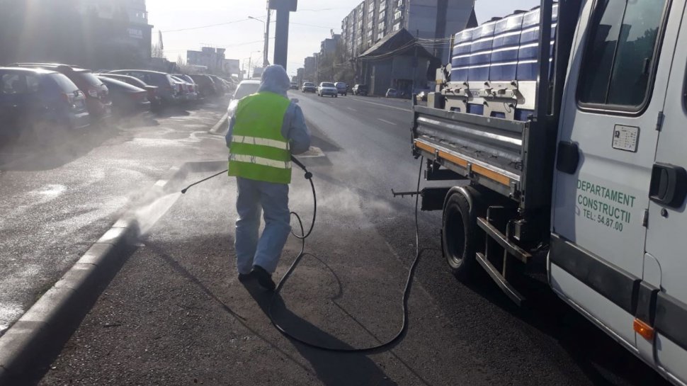 Dezinfectare masivă în Capitală. Peste 900 de străzi au fost spălate cu substanțe dezinfectante în mai puțin de 48 de ore