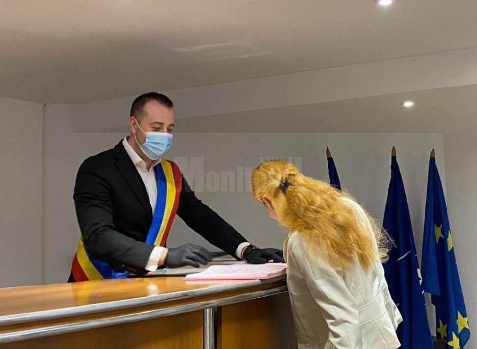 Cununii pe timp de pandemie în miros de clor și cu măstile pe față. "N-am avut ce face!" 653694