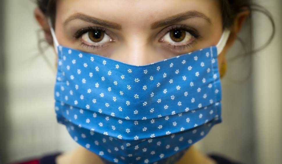 Un medic prins de radar a primit o mască de protecție în loc de amendă, în SUA