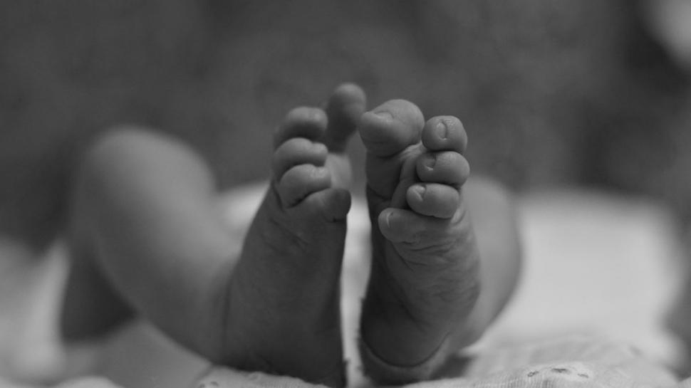 Un bebeluș de doar șase săptămâni a murit din cauza COVID-19