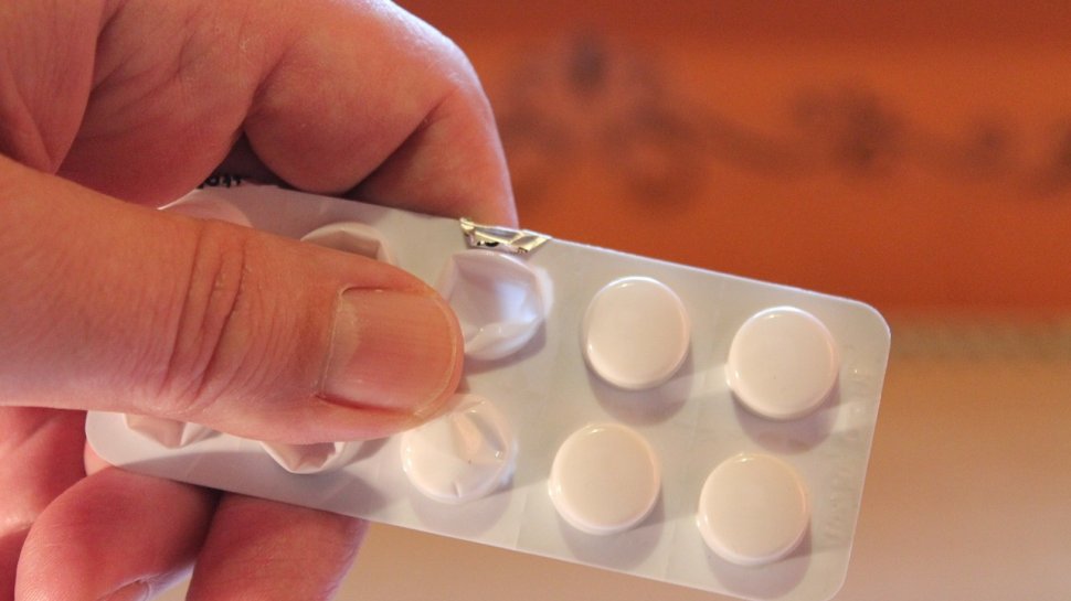 Paracetamolul - vândut cu rația, după ce stocurile din farmacii au fost epuizate 