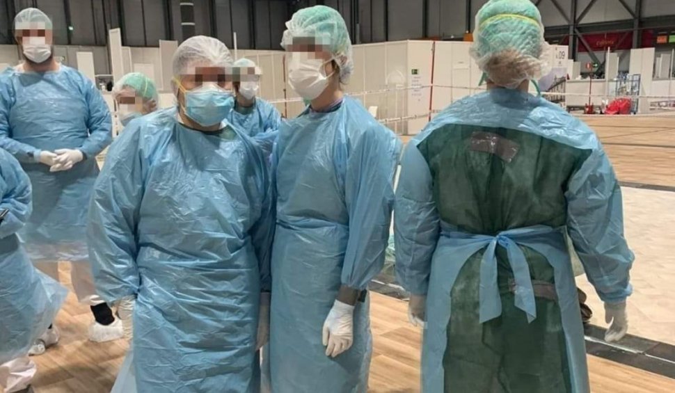 Un român din Spania a publicat o fotografie cu asistenți medicali îmbrăcați în echipamente improvizate. "Ei nu au mai demisionat!"  