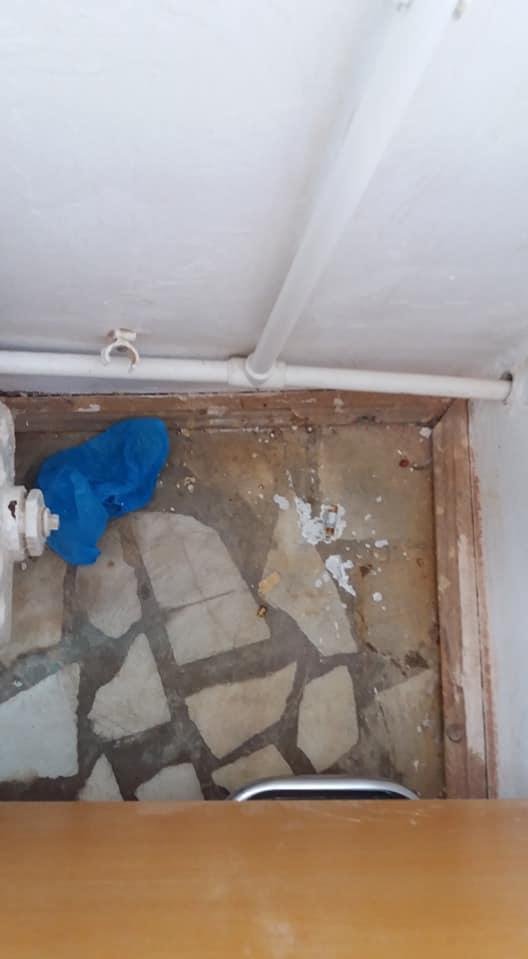 Pacient suspect de coronavirus, condiții inumane la Spitalul din Giurgiu: Multă mizerie în salon și găuri în perete. Vin șopârlele și vrăbiile la bolnavi 654638