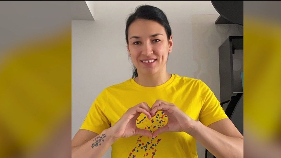 Cristina Neagu donează pentru Crucea Roşie şi le transmite românilor un mesaj - VIDEO