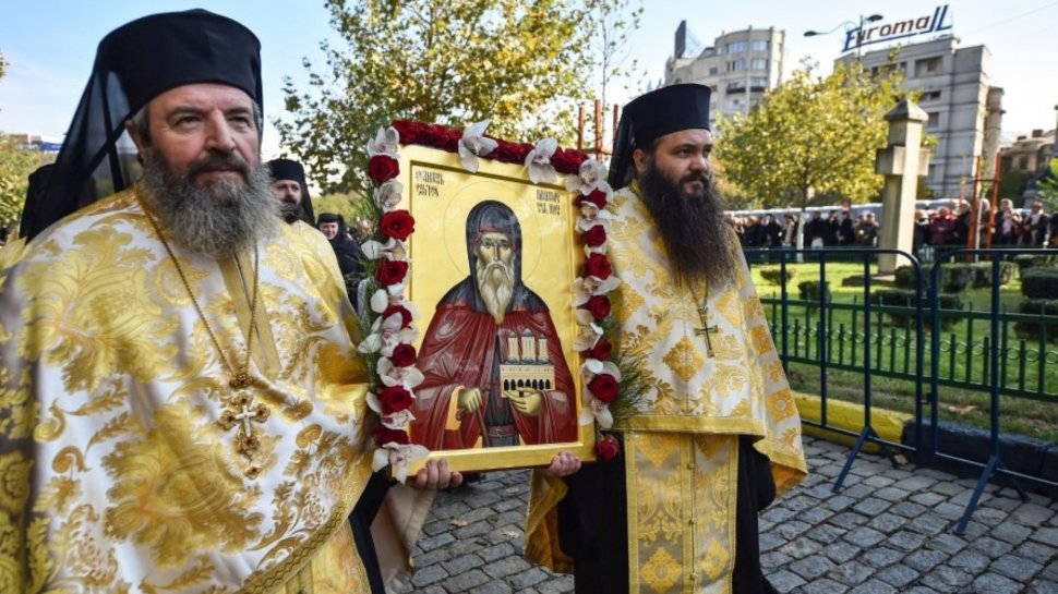 Moaștele Sfântului Dimitrie cel Nou sunt purtate în procesiune pe străzile Capitalei pentru izbăvirea de epidemia #COVID19
