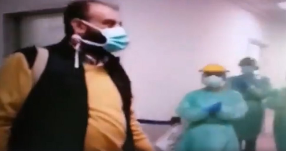 Moment emoționant pentru un român din Spania, care a învins coronavirusul după 19 zile. Personalul medical l-a aplaudat călduros la externare