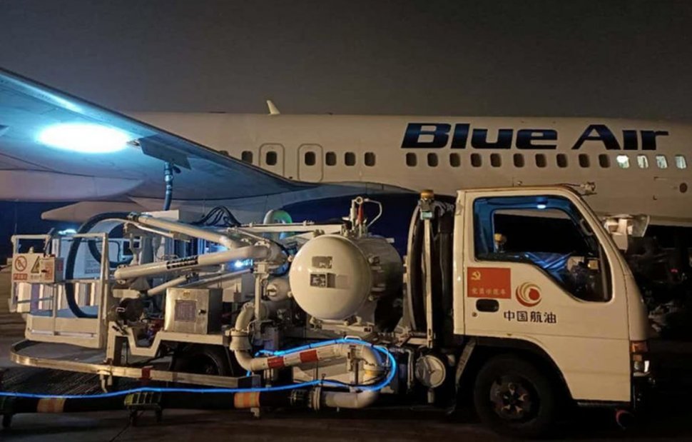 13 tone de materiale medicale au ajuns în România. O aeronavă Blue Air le-a adus din China