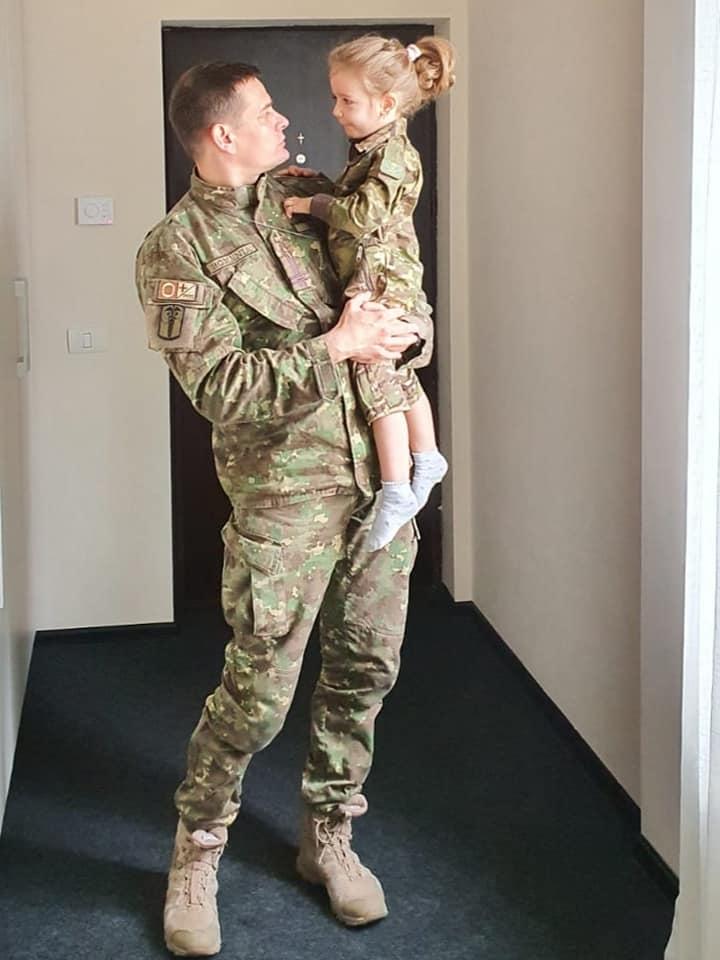 Când nu poartă „armura” de medic militar la Primiri Urgențe, dr. Cătălin Boca este supereroul fetiței sale - Ce a făcut Sophia ca să se simtă invincibilă, „așa, ca tata!” 655971