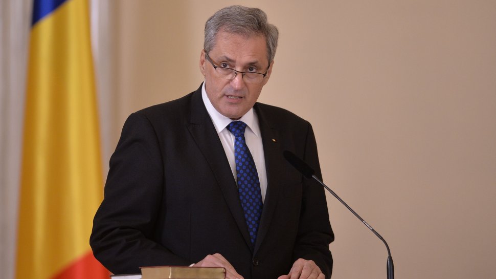 Ministrul de Interne a explicat ce trebuie să scrie românii pe declarația pe proprie răspundere dacă merg la biserică