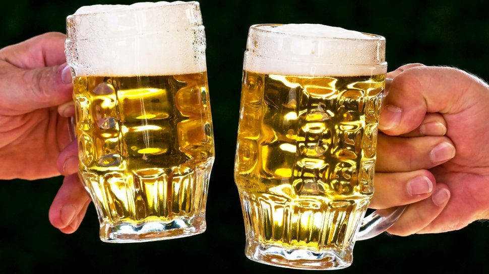 OMS: Consumul de alcool creşte riscul de contractare a Covid-19