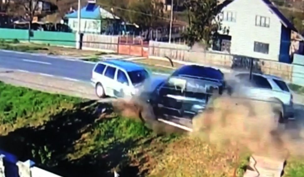 Accident spectaculos, filmat de o cameră de supraveghere, în Muntenii de Sus, Vaslui