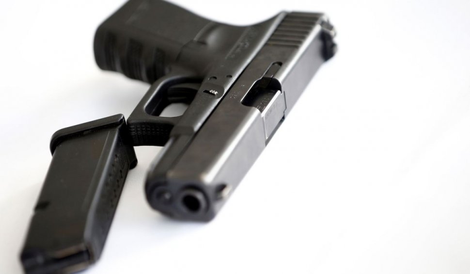 Tânăr din Bolintin Vale, împușcat de polițiști în timp ce încerca să se sinucidă