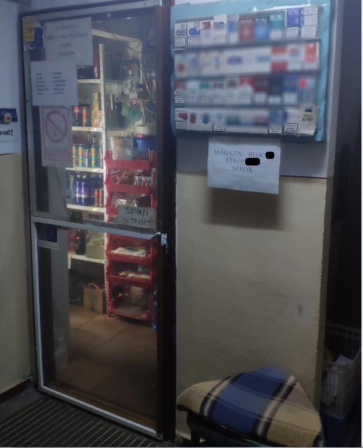 O bătrână și-a deschis magazin în apartament, la etajul 9 al unui bloc din București 657940