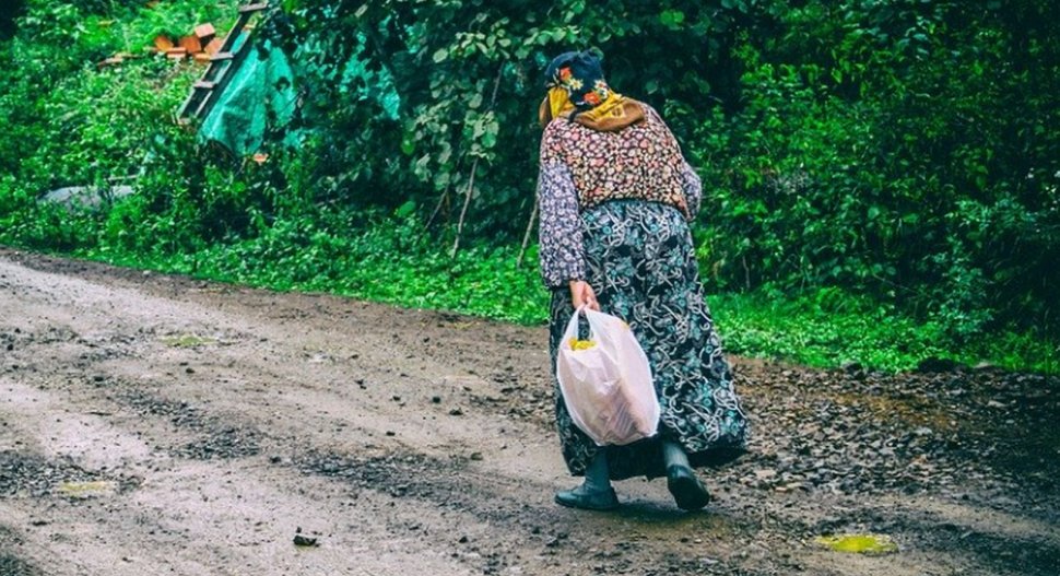 Aproape un milion de pensionari români trăiesc în sărăcie