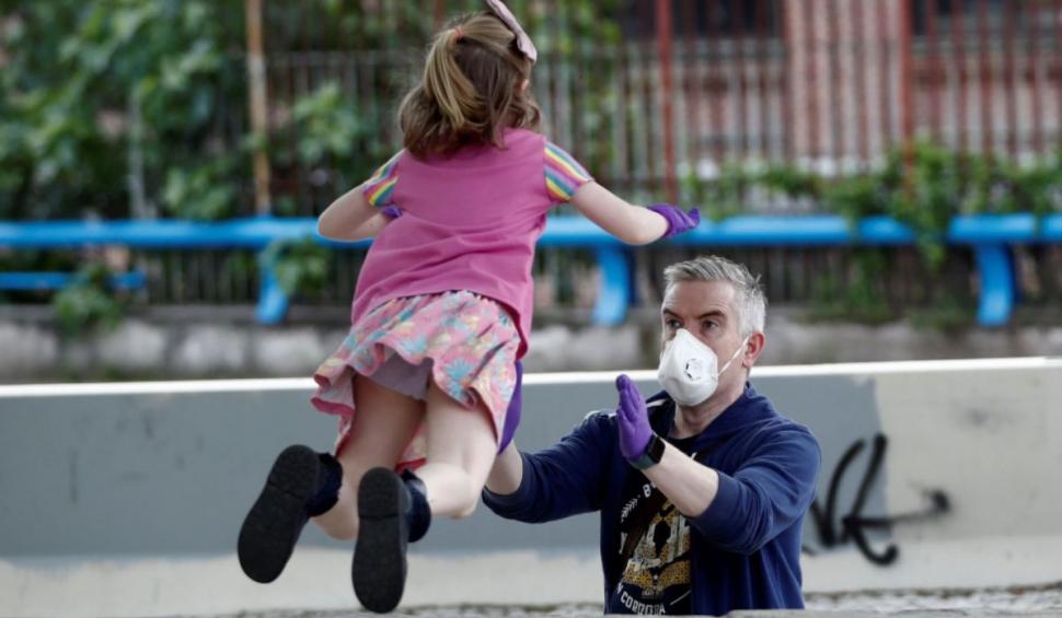 Copiii din Spania au ieșit din case pentru prima dată, după șase săptămâni de izolare 658561