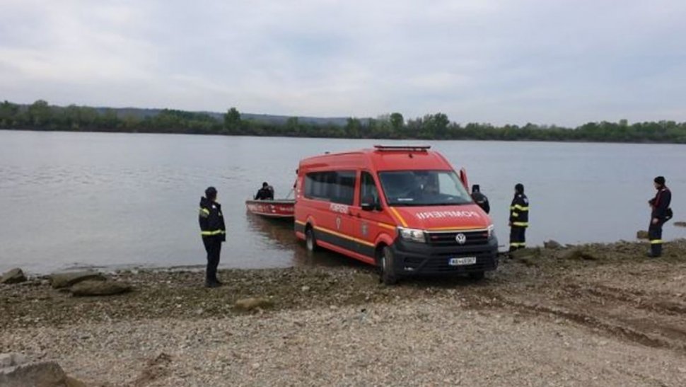 Autorităţile au găsit cadavrele a doi cetăţeni străini înecaţi în Dunăre în timp ce încercau să ajungă în România