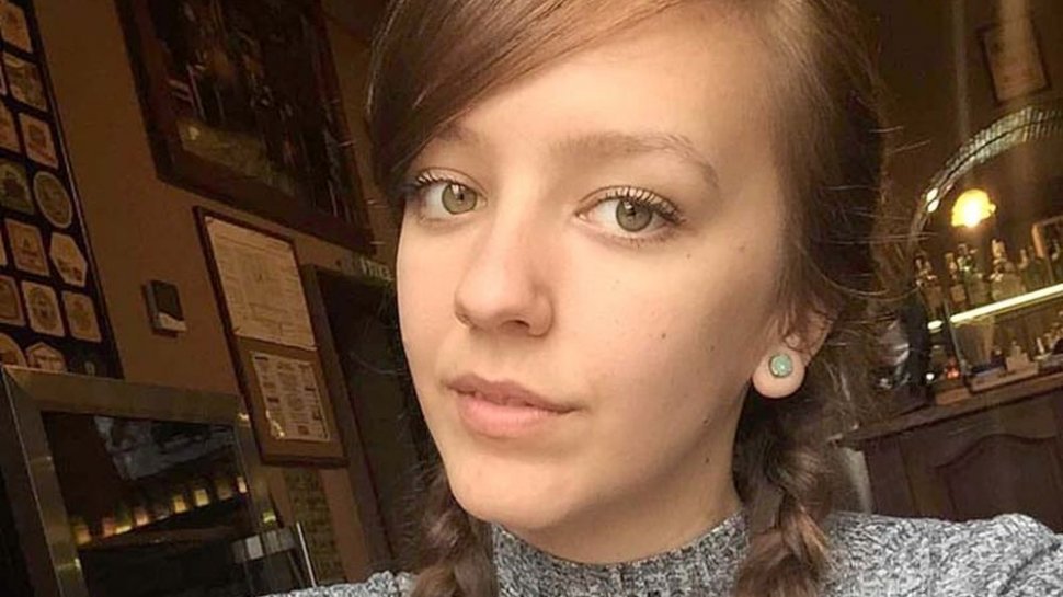 O tânără din Oradea, infectată cu coronavirus: „Am agăţat mănuşa unei infirmiere din greșeală. A început să ţipe, îngrozită, că se infectează!"