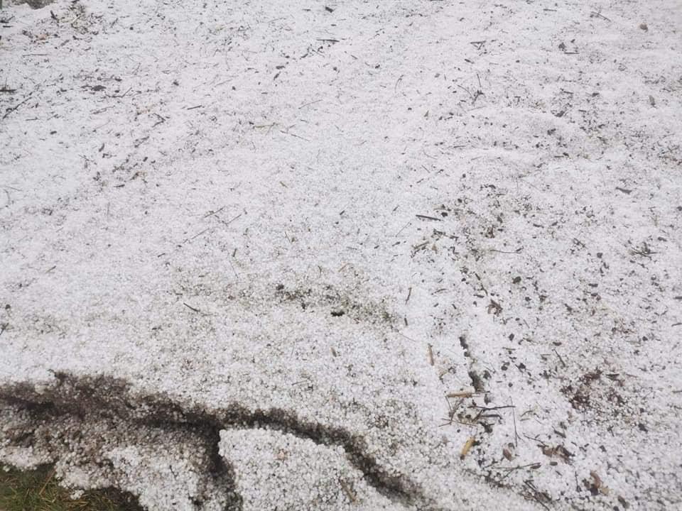 Grindina a făcut prăpăd în mai multe localități din Botoșani aflate sub avertizări meteo de vreme rea 659428