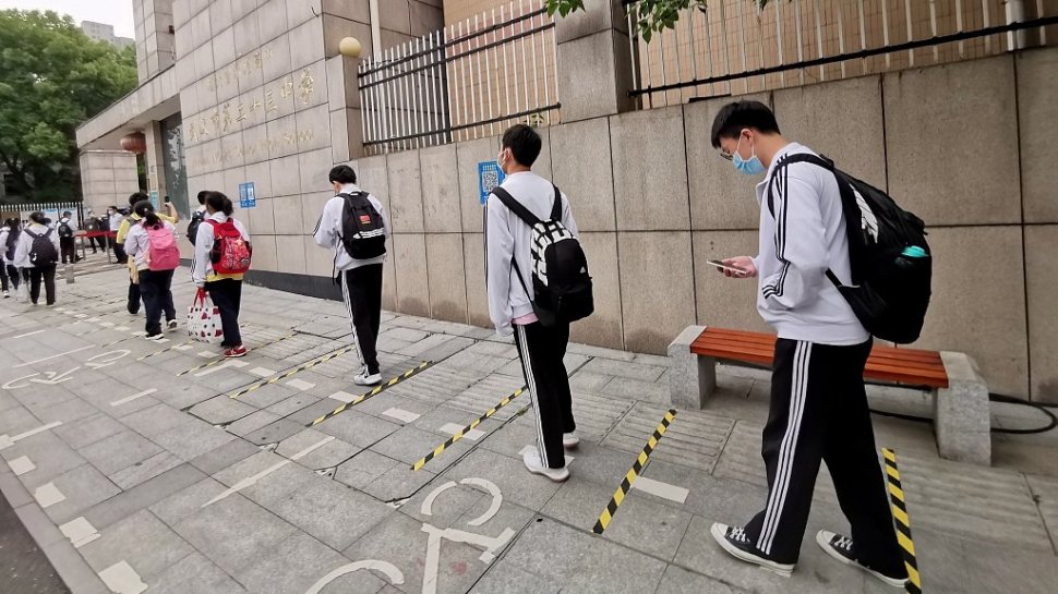 Studenții din Wuhan, epicentrul pandemiei de coronavirus, se întorc la cursuri după aproape trei luni de carantină 