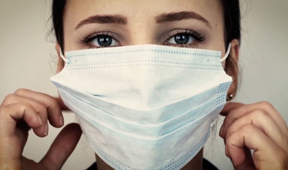 O tânără din Cluj s-a vindecat de coronavirus: 'Cele mai cumplite dureri de gât din viața mea'
