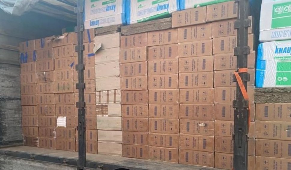 Peste 110.000 de pachete de țigări de contrabandă, confiscate în Drobeta Turnu Severin