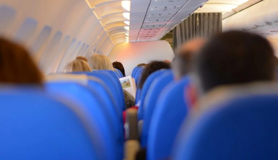 Uniunea Europeană va recomanda companiilor aeriene și firmelor de turism să ofere vouchere valabile pentru cel puțin un an