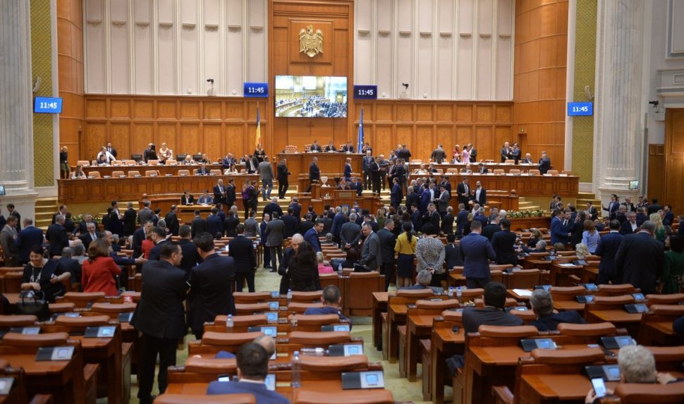 Parlamentul a decis ca alegerile locale să aibă loc în cel mult şase luni după starea de alertă