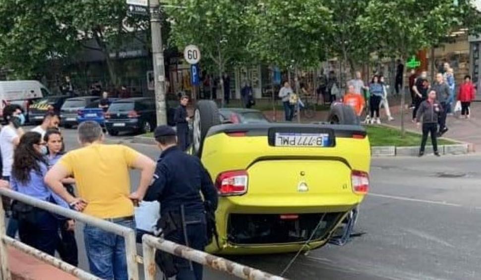 Accident în sectorul 3 din Capitală: un taxi s-a răsturnat pe bulevard 662394