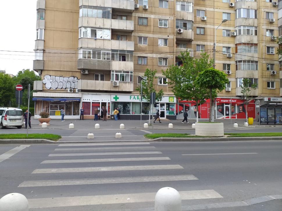 Prima zi de „libertate”: Românii au luat cu asalt frizeriile  662346