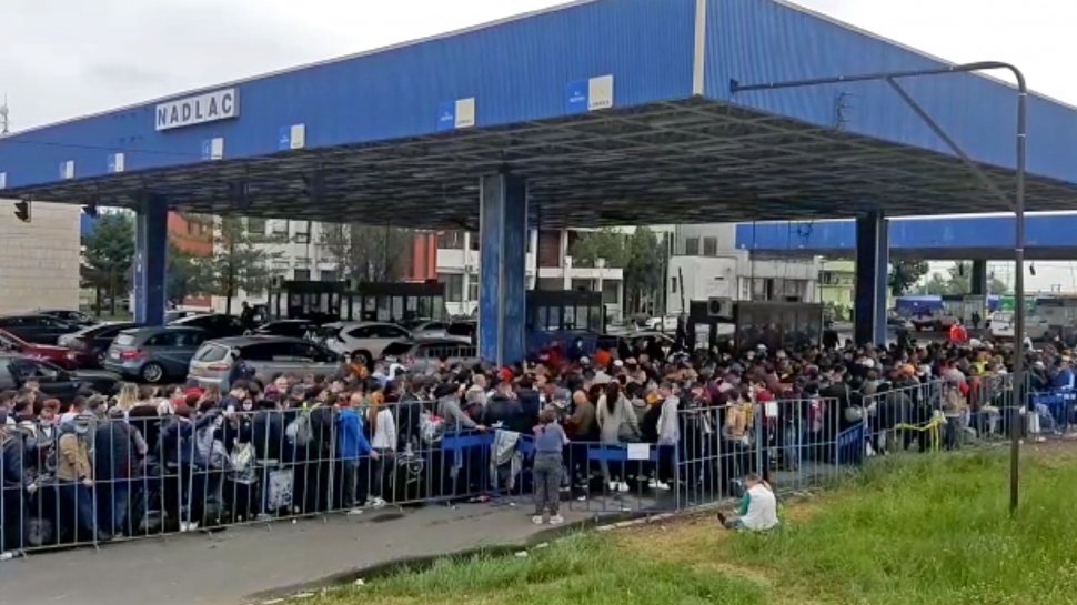 Peste 10.000 de oameni au intrat în ţară sâmbătă pe la graniţa cu Ungaria. 8.000, trimişi la izolare