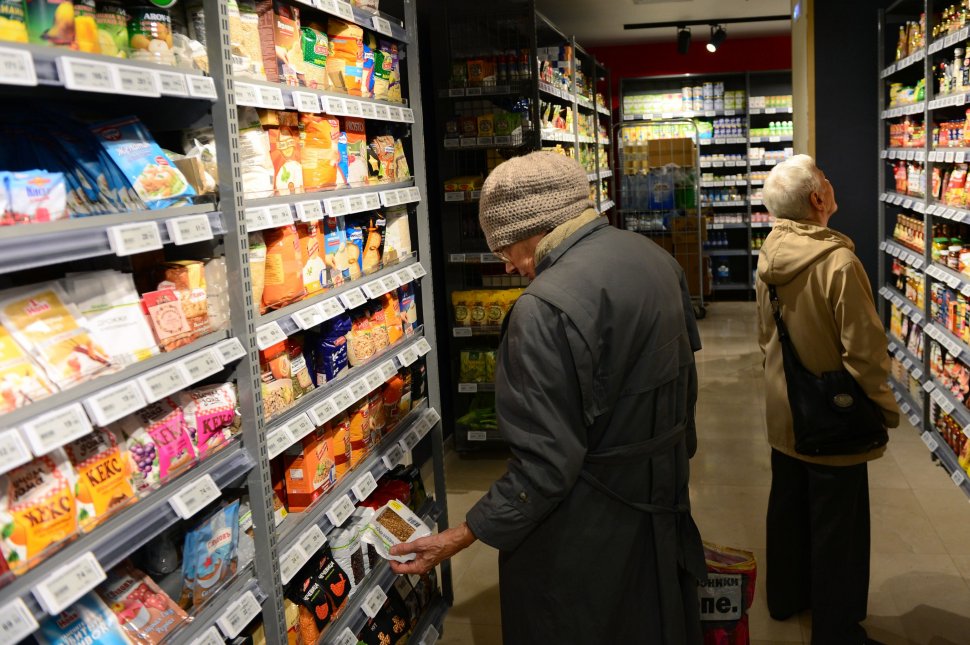 Două lanțuri de supermarketuri din România au renunțat la măsurarea temperaturii clienților