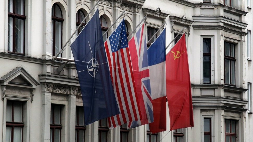 NATO îndeamnă Rusia să respecte Tratatul "Ceruri Deschise", pentru a evita retragerea Statelor Unite din acord