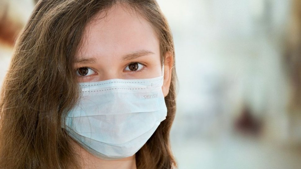 Medic de la Colentina, avertisment pentru români: Masca de protecţie, risc major pentru piele