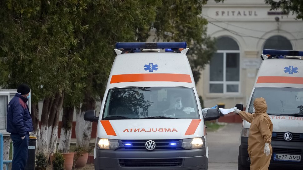 Copil de doi ani din Maramureș, călcat de mașină în curtea casei. A murit la spital