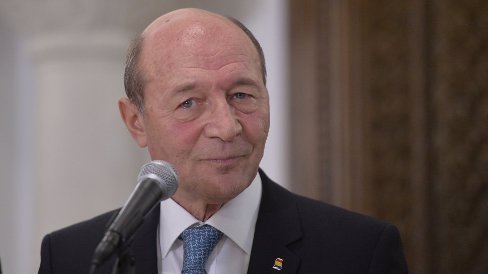 Traian Băsescu: „Dacă Cîţu a împrumutat 3,2 miliarde de euro ca să îi dea la pensii şi la alocaţii, e un criminal!”
