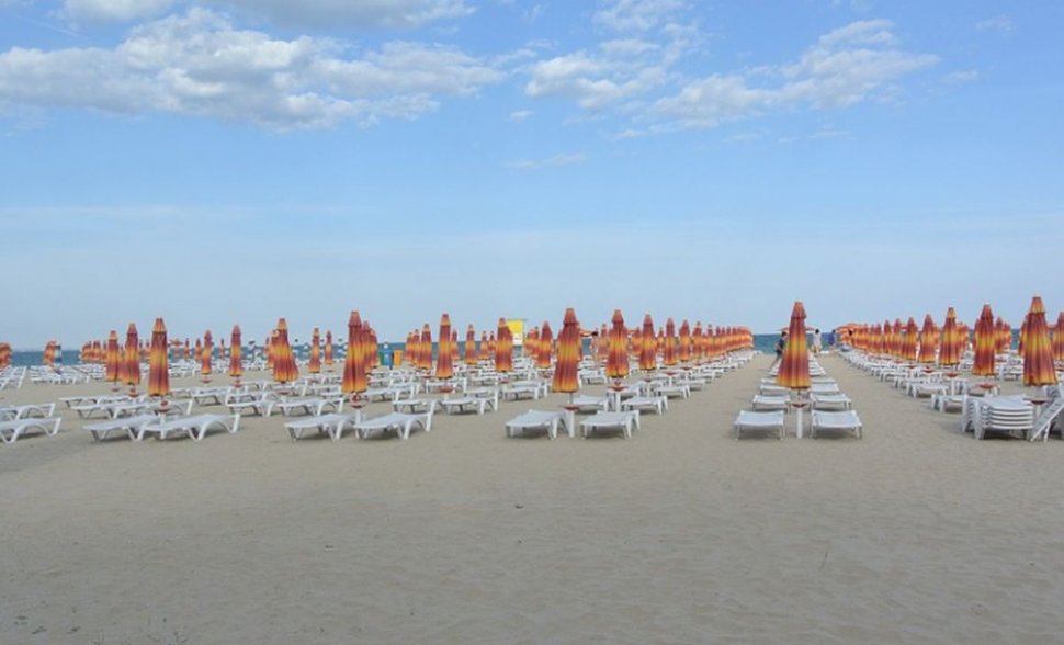 Bulgaria vrea să atragă turiștii pe litoral. Zeci de plaje vor oferi umbrele și șezlonguri gratis