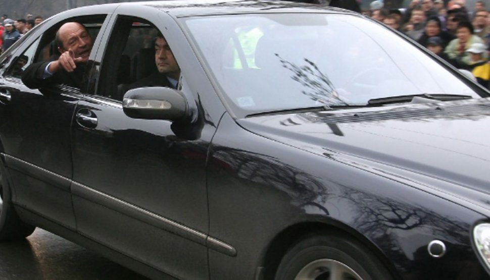 Coloana oficială a lui Traian Băsescu, implicată într-un accident în Capitală