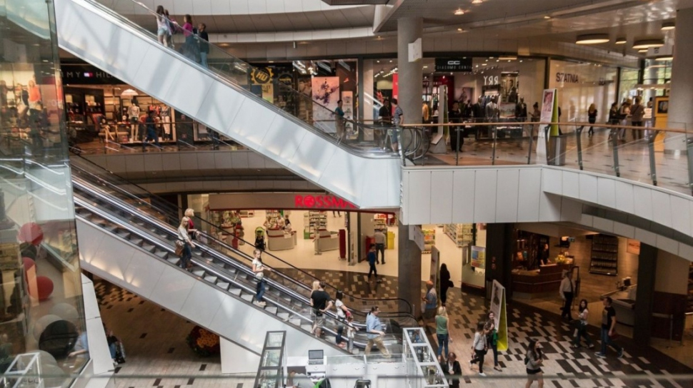 Război între magazine şi malluri pe tema chiriei