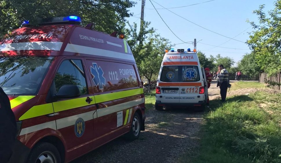Desfășurare de forțe în Ialomița. O femeie a fost salvată de pompieri după ce a căzut într-o fântână