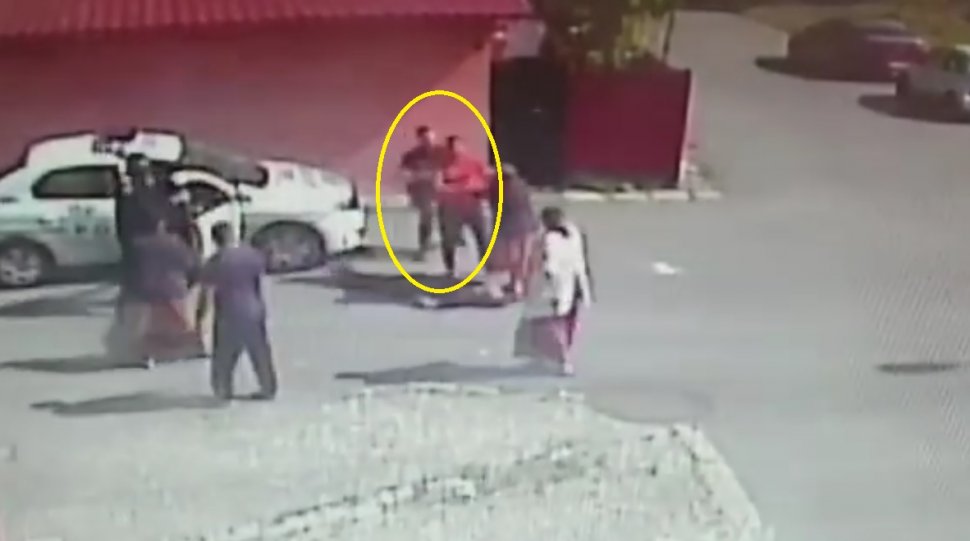 Bătăuş pus la pământ dintr-o singură mişcare de un poliţist, la Constanța - VIDEO