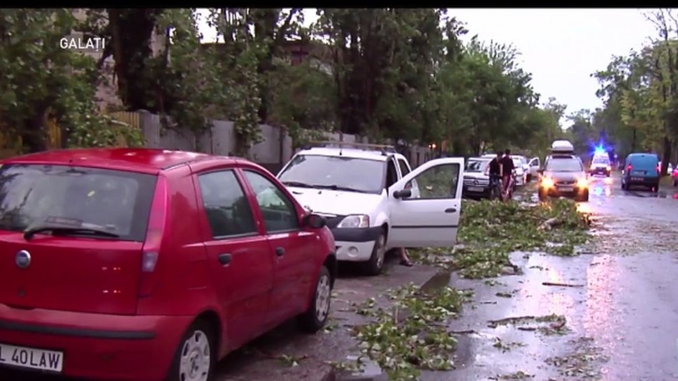Furtuni cu forță de uragan în România, dezastru total