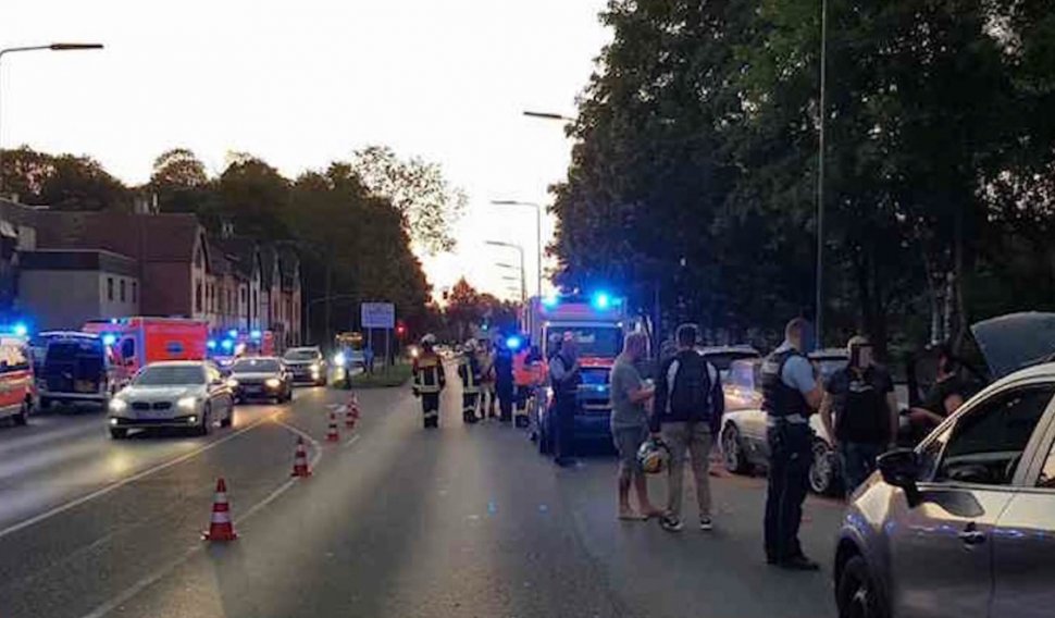 Români blocați în trafic pe o stradă din Germania, atac în stil mafiot