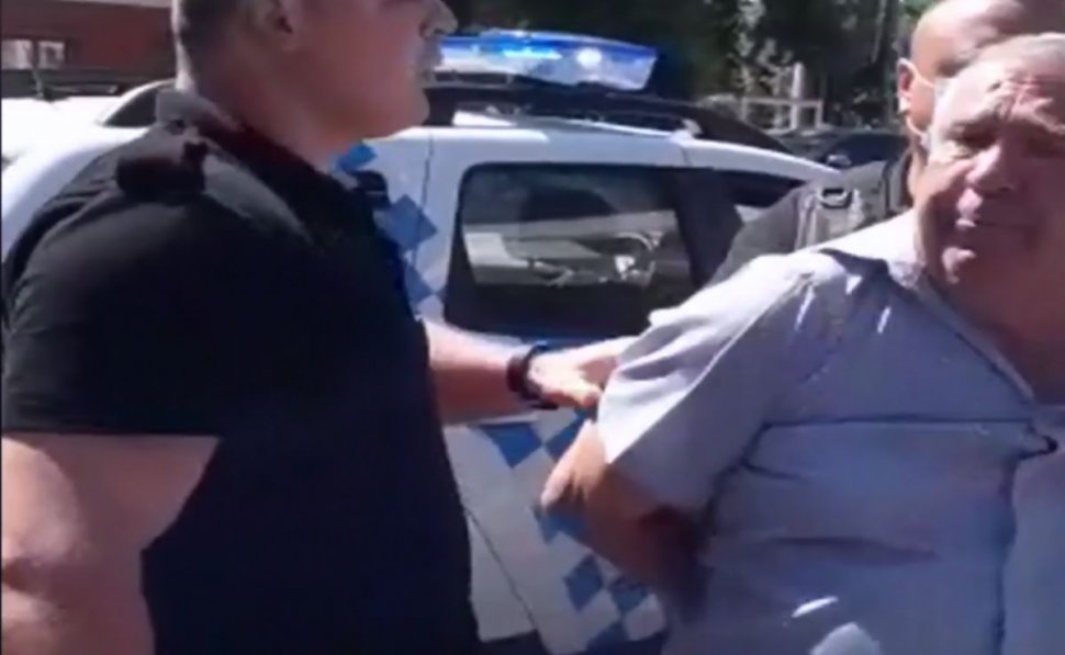 Șofer arestat pentru nepurtarea măștii de protecție, umilit de două ori: "Am simțit că mor în secția de Poliție"