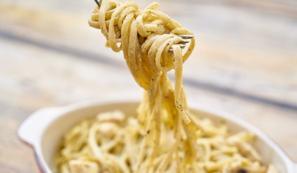 Secretul bucătarilor italieni pentru cele mai delicioase spaghete carbornara. Rețeta zilei