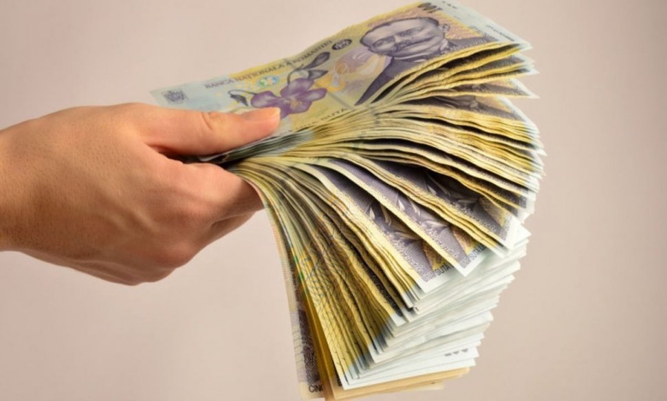 Câți români încasează pensii mai mari de 5.000 de lei?