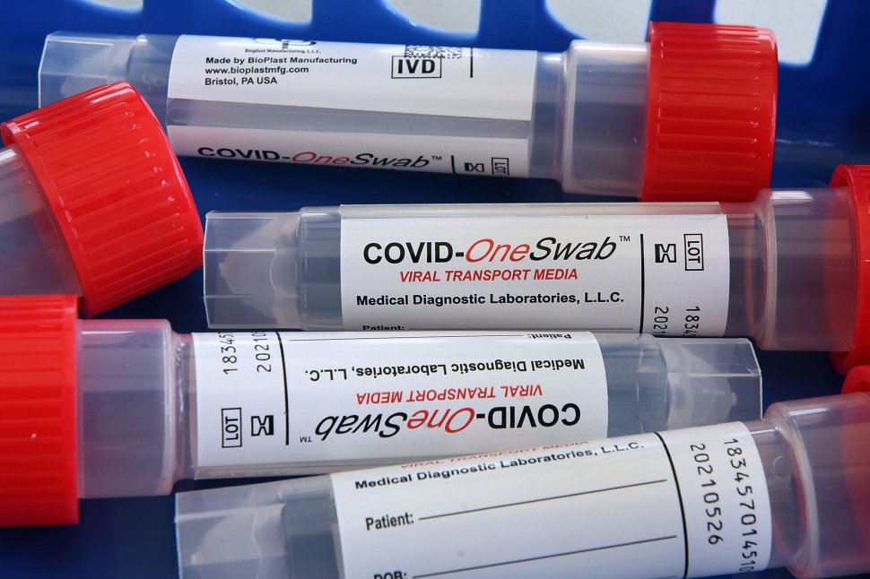 CEO-ul Pfizer: Vom avea un vaccin anti COVID până în septembrie. Peste 100 de milioane de doze deja produse